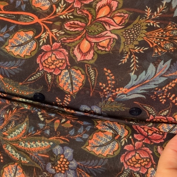 Ecru silk button down elegant blouse floral print - Picture 5 of 10